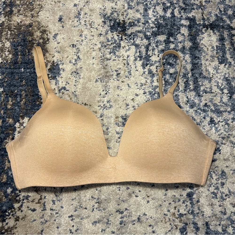 Victoria’s Secret No-Wire Nude Padded Bra Size 34C